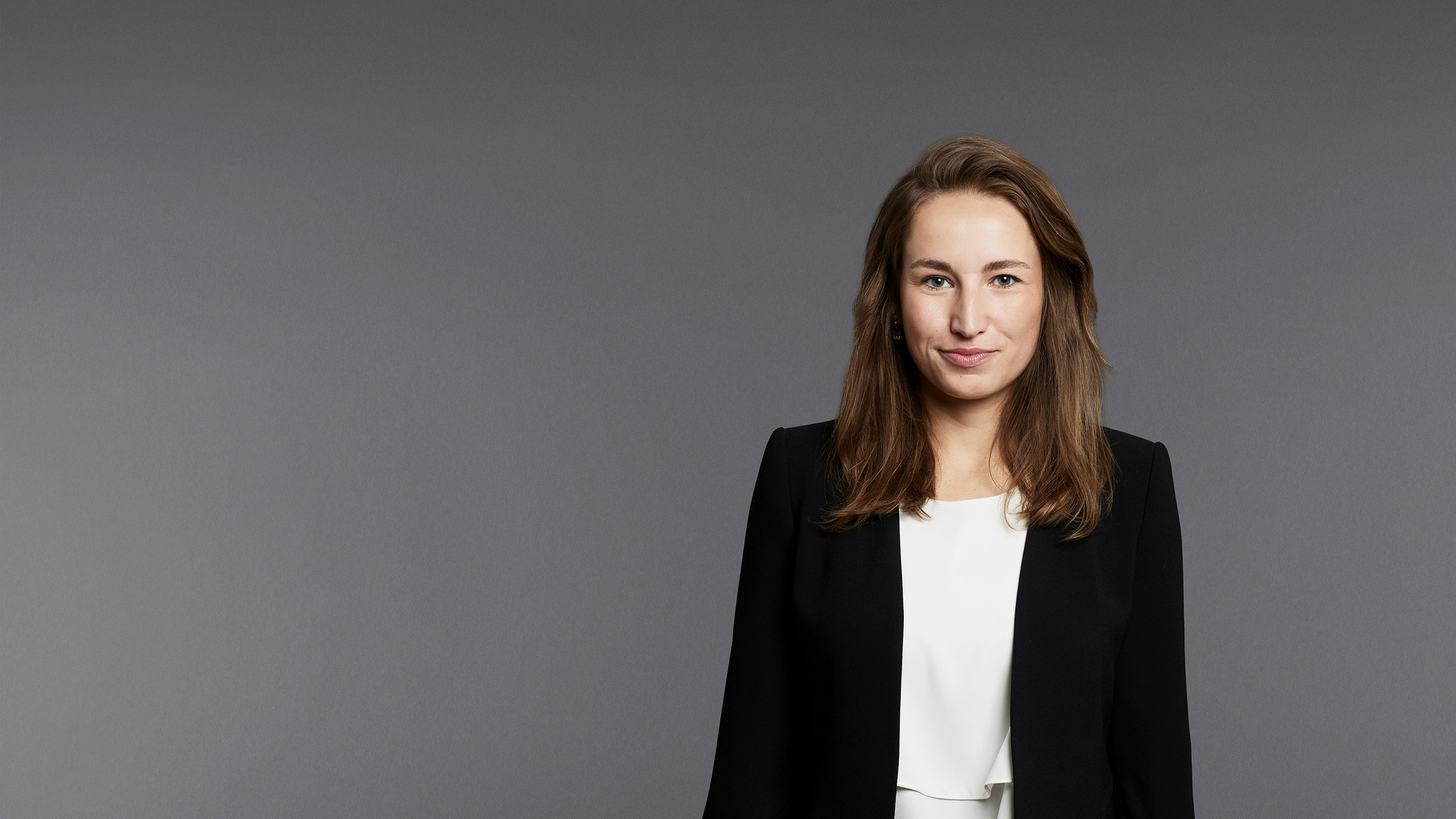  Zoë Pulver - Litigation