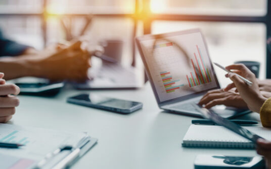 Bär & Karrer Advises AMCO | CPM on Strategic Business Combination with Green-ty Advisory