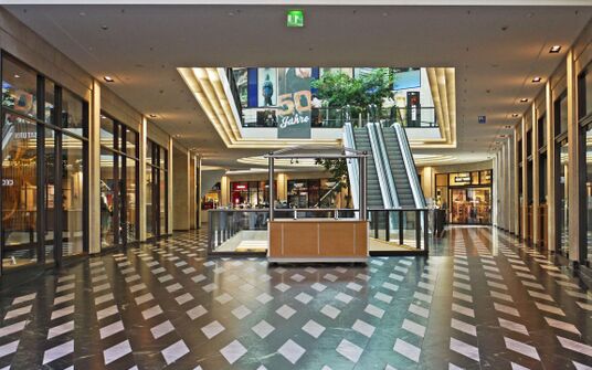 Bär & Karrer Advised Deutsche Invest on its Majority Investment in Iconia Group