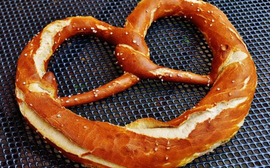 Bär & Karrer Advises Valora on the Acquisition of Pretzel Baron