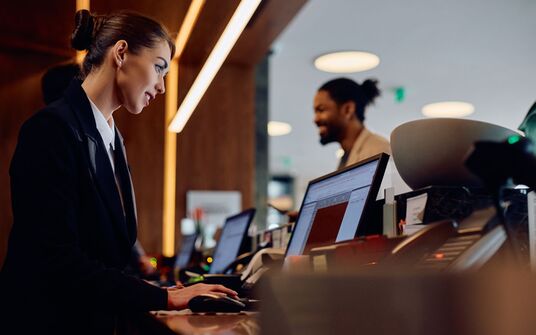 Bär & Karrer Advised Sandberg Capital and ARX Equity Partners on the Acquisition of a Majority Stake in Travelnode, the Holding Company of Phobs
