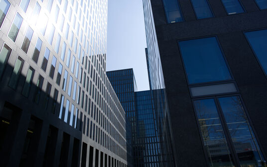 Bär & Karrer Advises Vontobel on the Sale of the Cosmofunding Platform to Zürcher Kantonalbank